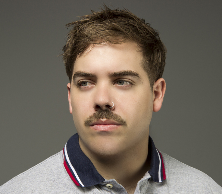 Afeitado clásico y arreglo de bigote