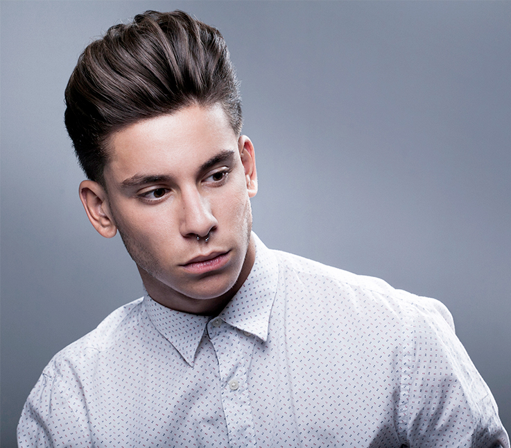 Corte masculino estilo Pompadour o Tupé