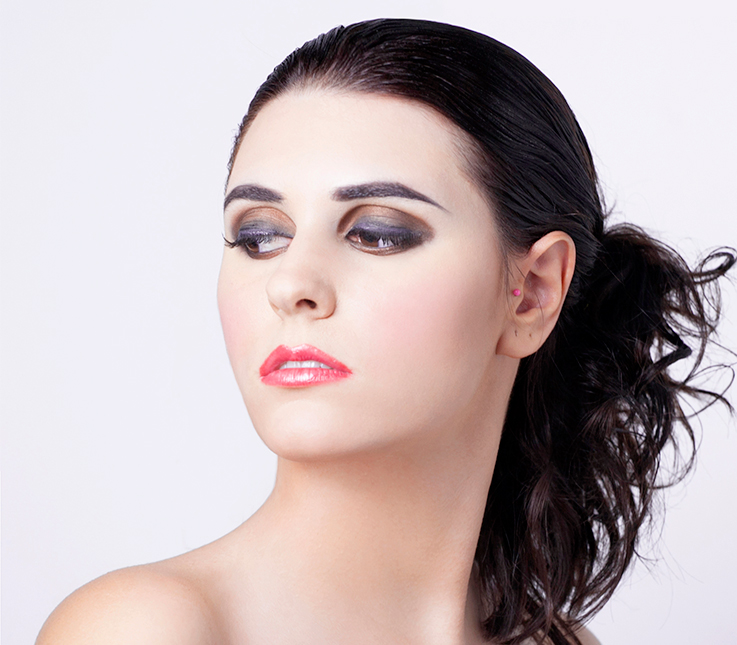 Maquillaje con técnica de ojo ahumado